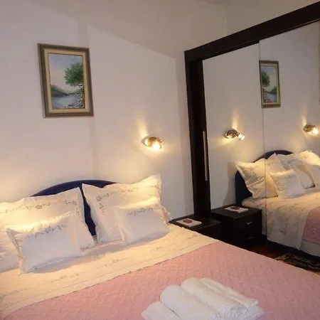 Spacious And Close To The City Center